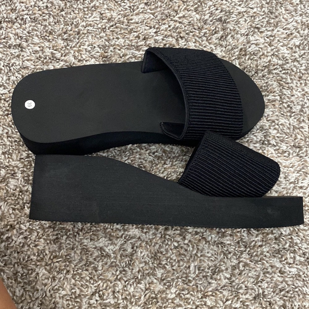 Cutest Black Platform Sandals